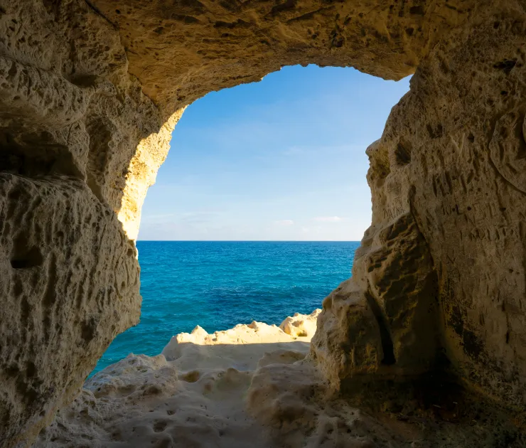 Navegue pelas grutas